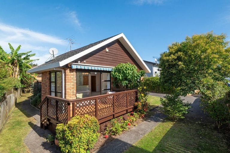 Photo of property in 2/5 Alma Road, Milford, Auckland, 0620