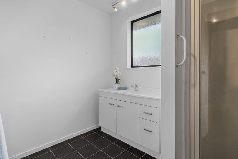 Photo of property in 2/7 Torvill And Dean Lane, Cashmere, Christchurch, 8022