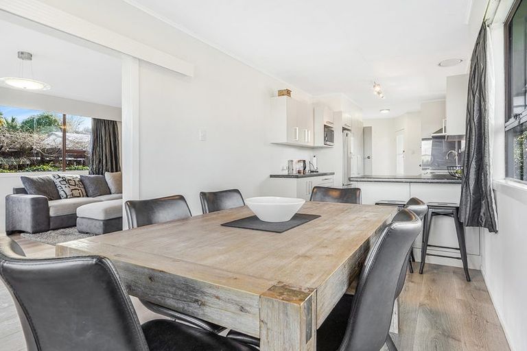 Photo of property in 54 Morrow Avenue, St Andrews, Hamilton, 3200