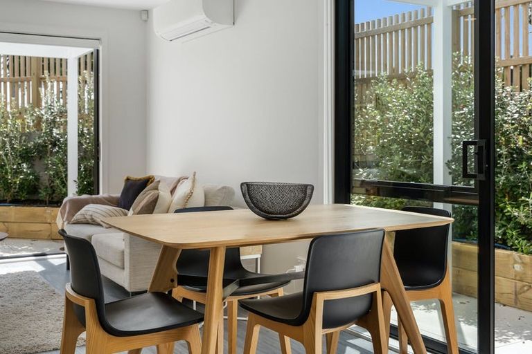 Photo of property in 2a Ellen Avenue, Hillcrest, Auckland, 0627