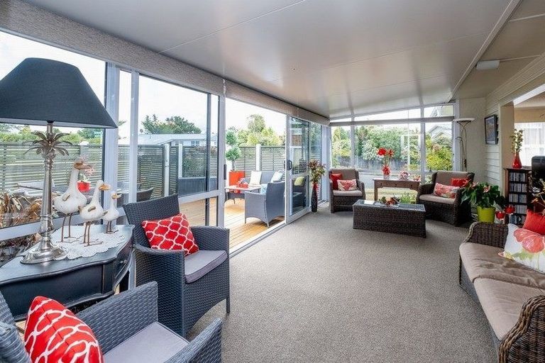 Photo of property in 16 Montjoy Street, Stratford, 4332