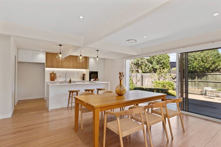 Photo of property in 43 Wai-iti Terrace, Burnside, Christchurch, 8052