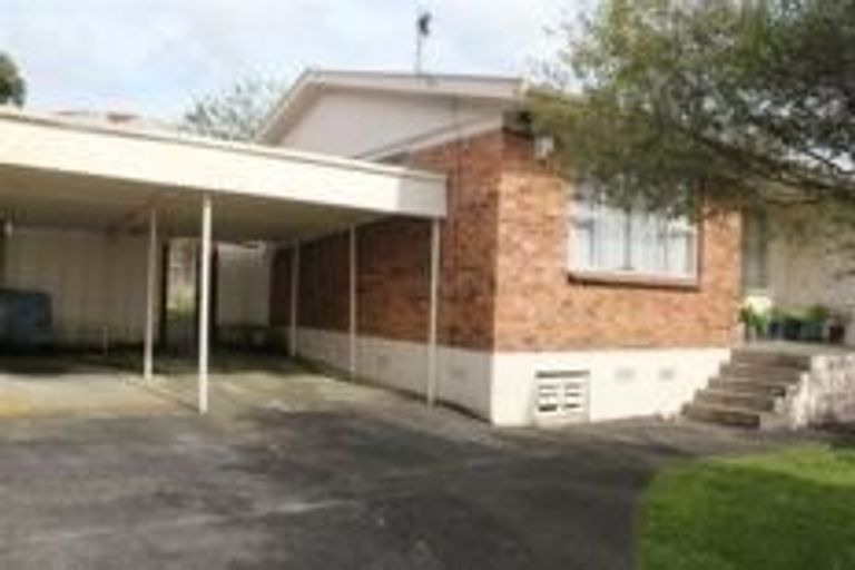 Photo of property in 2a Barbary Avenue, Kelston, Auckland, 0602