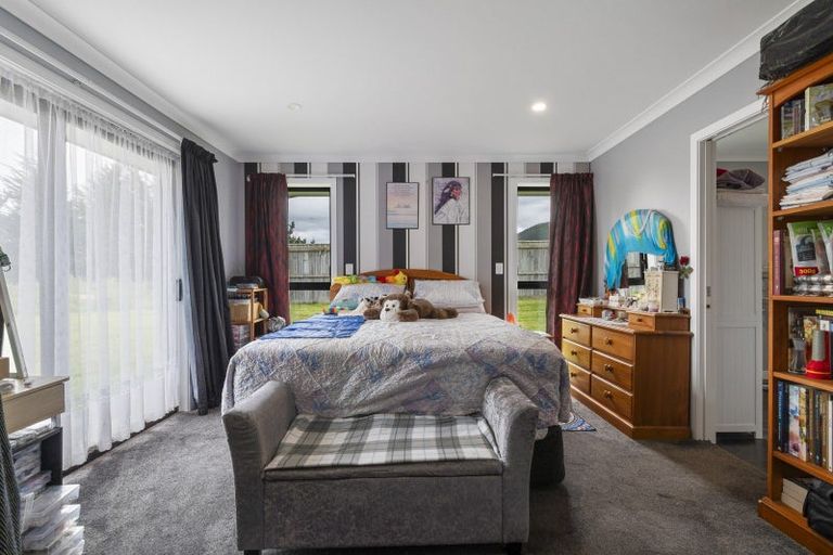 Photo of property in 12 Highland View Drive, Tokomaru, Palmerston North, 4474