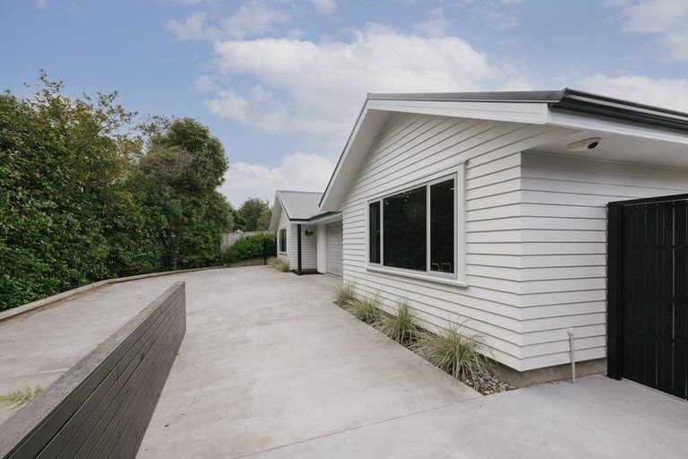 Photo of property in 1 Waimarama Court, Roslyn, Palmerston North, 4414