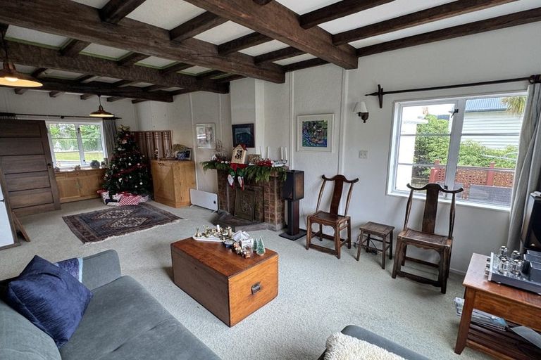 Photo of property in 2 Homewood Crescent, Karori, Wellington, 6012