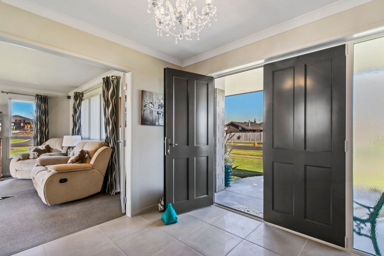 Photo of property in 6 Searle Drive, Patumahoe, Pukekohe, 2679