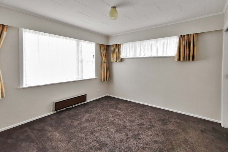 Photo of property in 24 Cypress Drive, Maungaraki, Lower Hutt, 5010