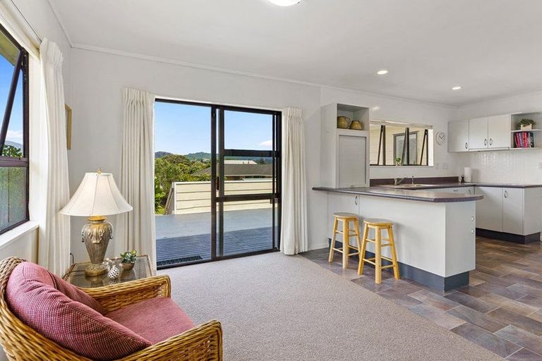 Photo of property in 104 Tutere Street, Waikanae Beach, Waikanae, 5036