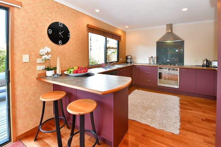 Photo of property in 32 Alec Craig Way, Gulf Harbour, Whangaparaoa, 0930