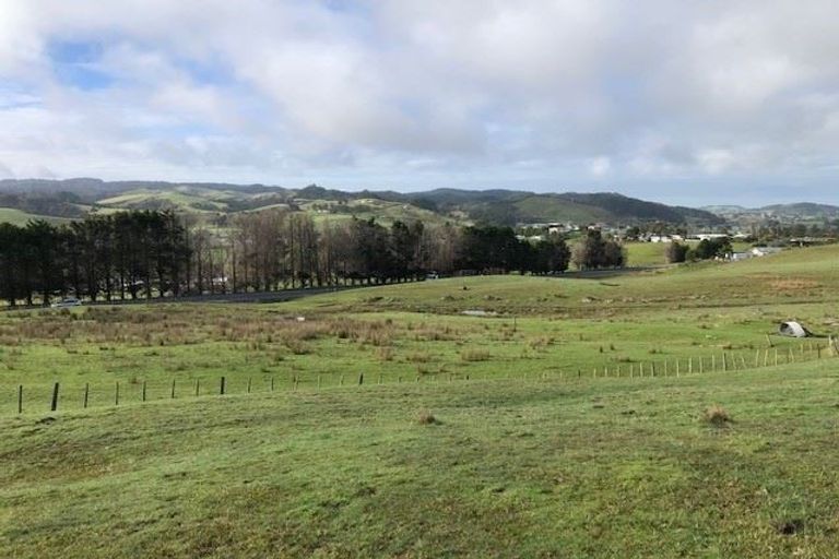 Photo of property in 35 Boundary Road, Hikurangi, 0114