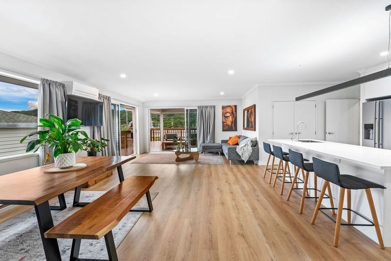 Photo of property in 37 Josh Road, Huapai, Kumeu, 0810