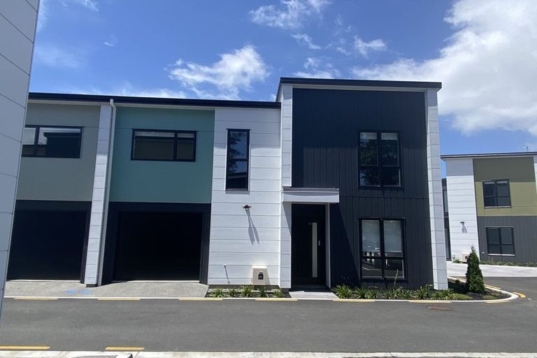 Photo of property in 12 Emmadale Lane, Hamilton East, Hamilton, 3216