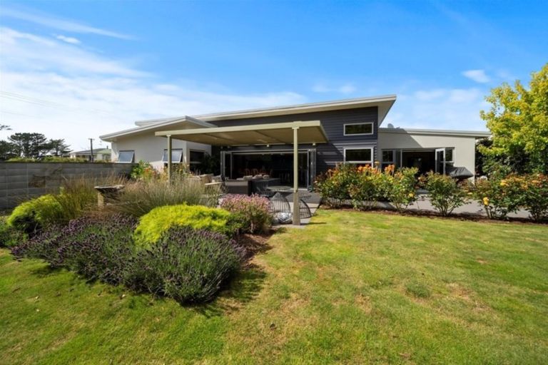 Photo of property in 39 Gladstone Street, Hawera, 4610