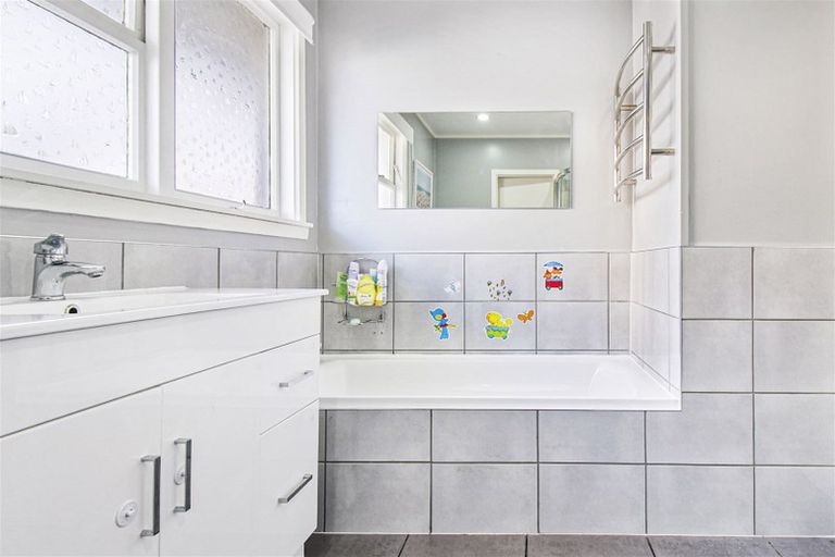 Photo of property in 84 Bickerton Street, Wainoni, Christchurch, 8061