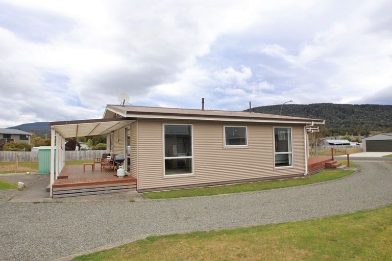 Photo of property in 8 Motu-au Close, Manapouri, 9679