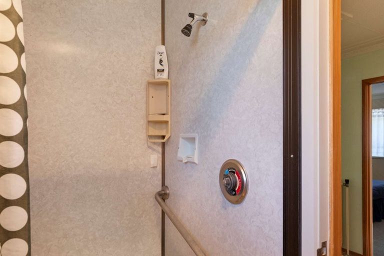 Photo of property in 10 Lewis Street, Gore, 9710