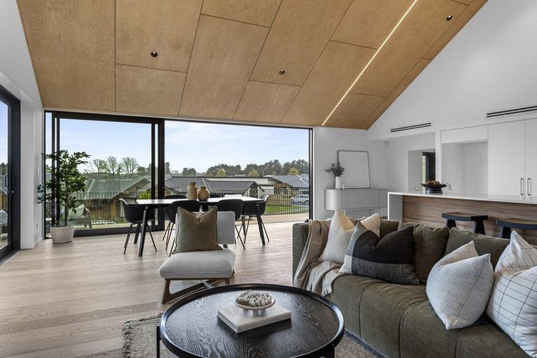 Photo of property in 2 Dray Place, Halswell, Christchurch, 8025