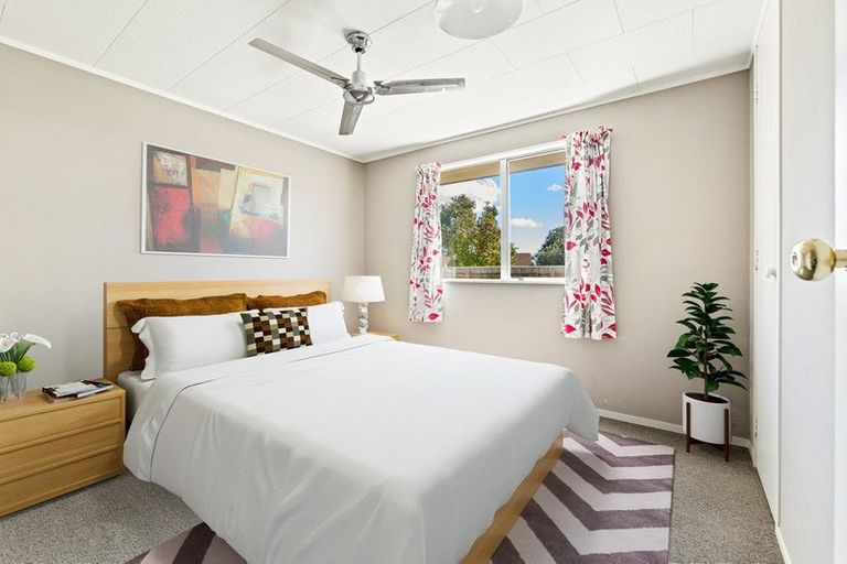 Photo of property in 56 Lavelle Road, Henderson, Auckland, 0612