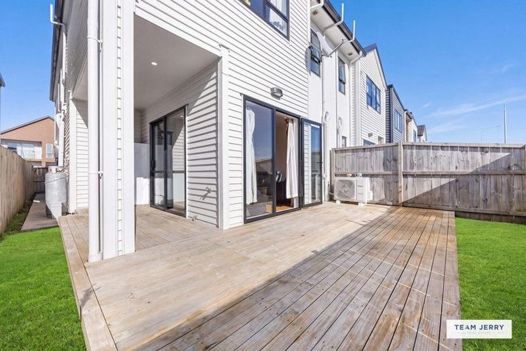 Photo of property in 9 Kairakau Street, Takanini, 2110