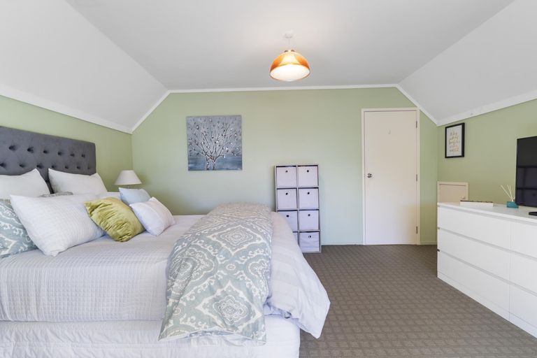 Photo of property in 69b Hattaway Avenue, Bucklands Beach, Auckland, 2012