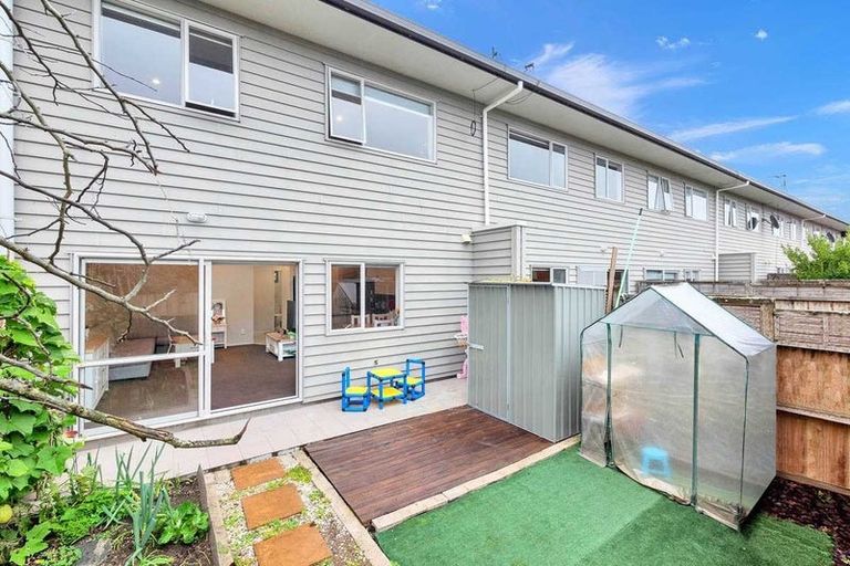 Photo of property in 10/45a Swanson Road, Henderson, Auckland, 0610