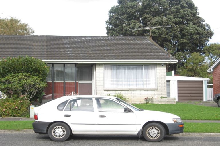 Photo of property in 12 Amberley Grove, Hutt Central, Lower Hutt, 5010
