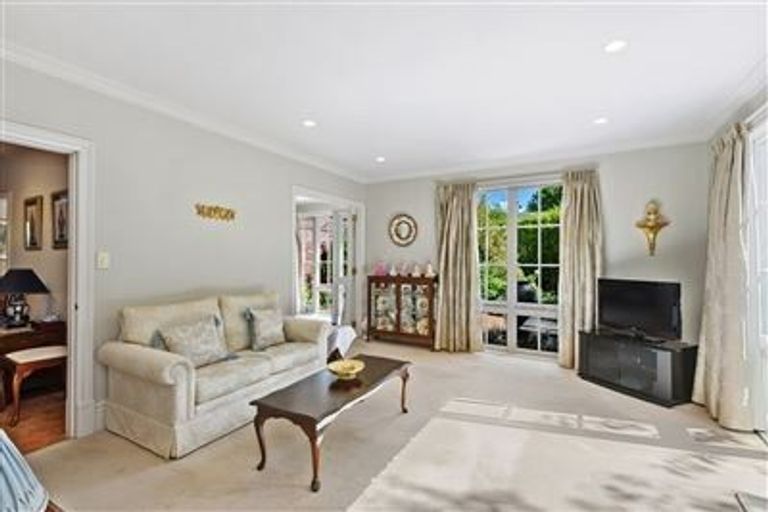 Photo of property in 12 Makora Street, Fendalton, Christchurch, 8041