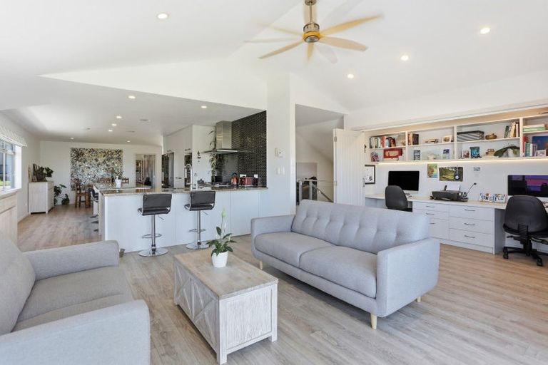 Photo of property in 40 Oceanview Road, Mount Maunganui, 3116