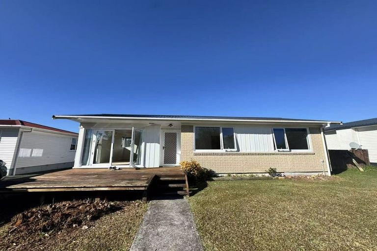 Photo of property in 80 Riverpark Crescent, Henderson, Auckland, 0610