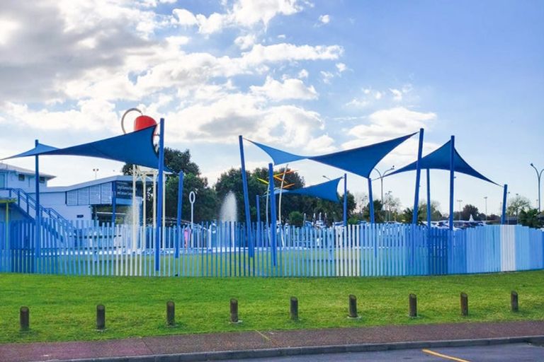 Photo of property in 2/14 Chip Grove, Sunnyhills, Auckland, 2010