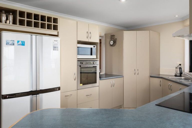 Photo of property in 910 State Highway 2, Tanners Point, Katikati, 3177