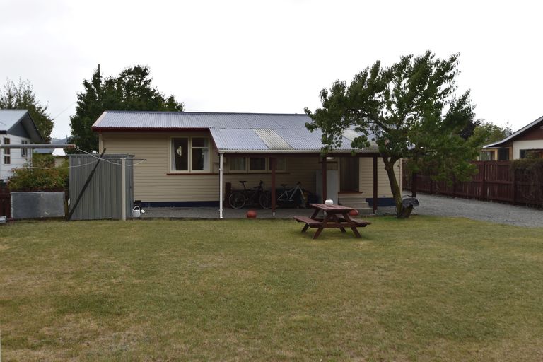 Photo of property in 8 Black Peak Road, Omarama, 9412