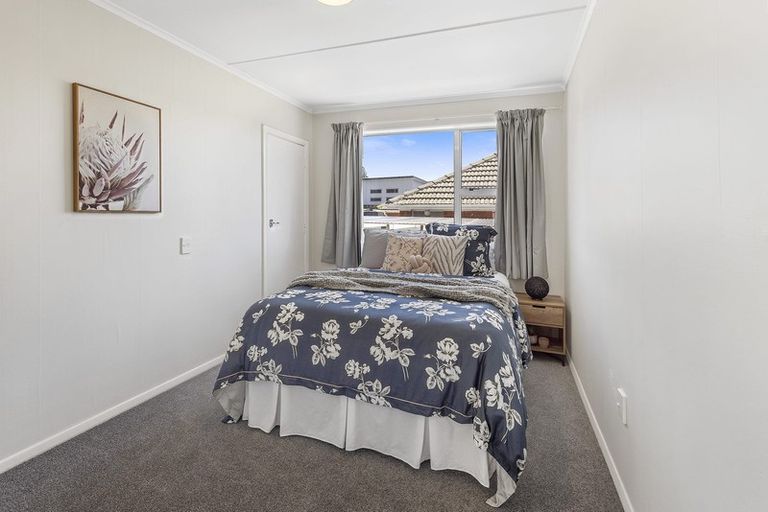 Photo of property in 130 Main Road, Titahi Bay, Porirua, 5022