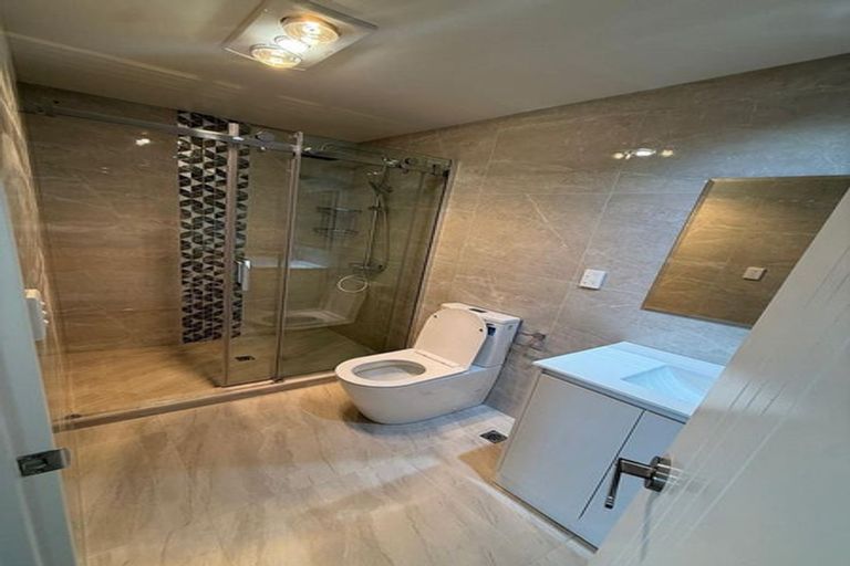 Photo of property in 16 Christmas Road, Manurewa, Auckland, 2102