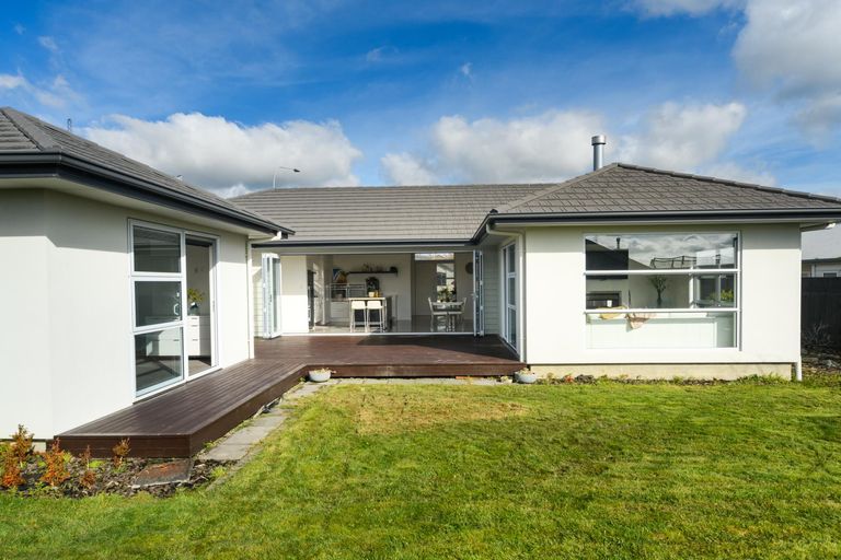 Photo of property in 175 Pacific Drive, Fitzherbert, Palmerston North, 4410
