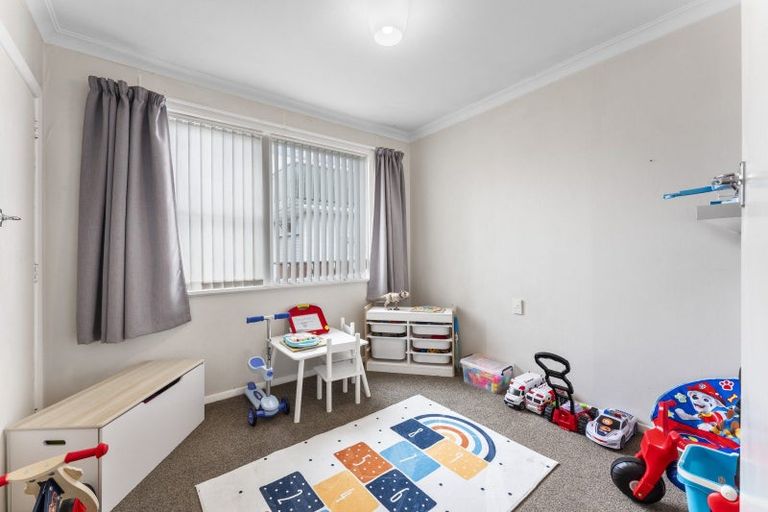 Photo of property in 34 Saint Annes Street, Levin, 5510