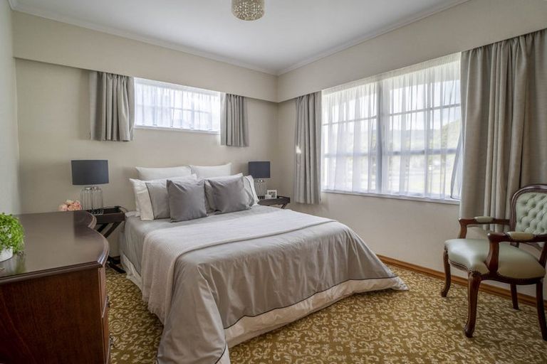 Photo of property in 2 Florio Terrace, Tawa, Wellington, 5028