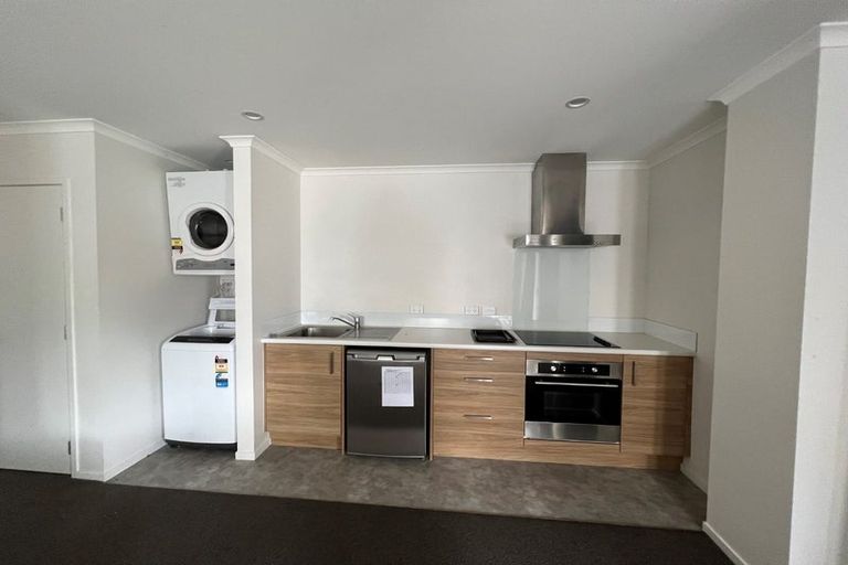 Photo of property in 2/9 Hibiscus Avenue, Hamilton Lake, Hamilton, 3204