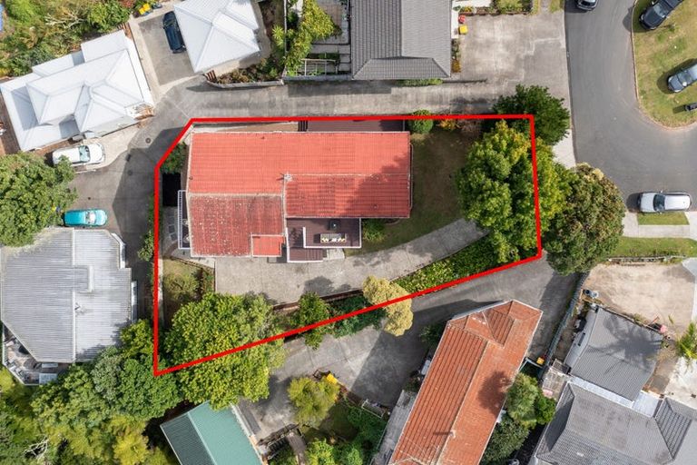 Photo of property in 38 Deverell Place, Northcross, Auckland, 0632