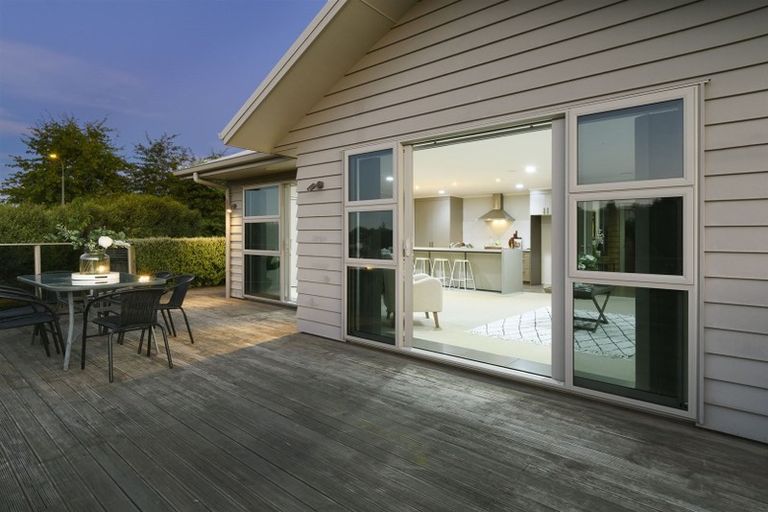 Photo of property in 136 Waterside Drive, Pyes Pa, Tauranga, 3112