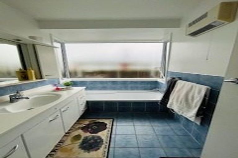 Photo of property in 11 Gloaming Place, Sockburn, Christchurch, 8042