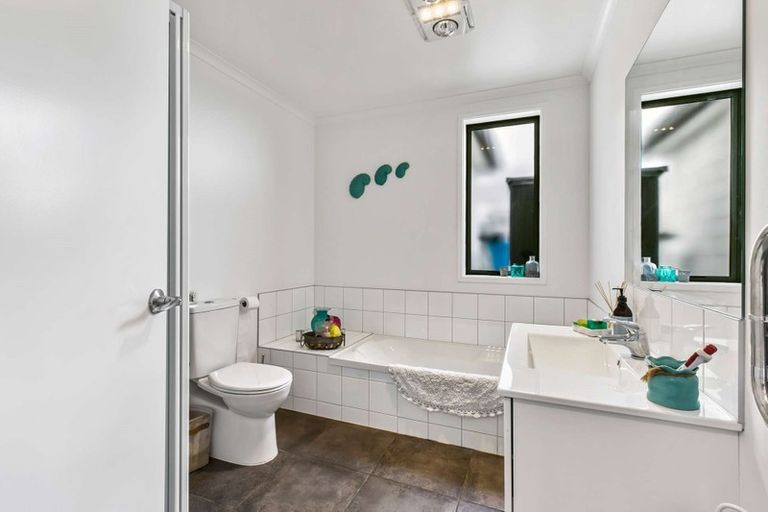 Photo of property in 5 Scarr Lane, Pyes Pa, Tauranga, 3112