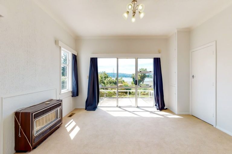 Photo of property in 48 Mana Esplanade, Paremata, Porirua, 5026