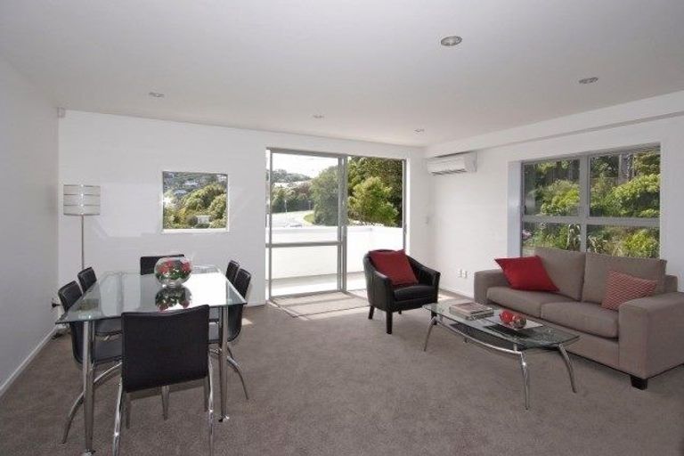 Photo of property in 4/12 Agra Crescent, Khandallah, Wellington, 6035