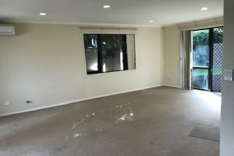 Photo of property in 9 Louvain Place, Greenhithe, Auckland, 0632