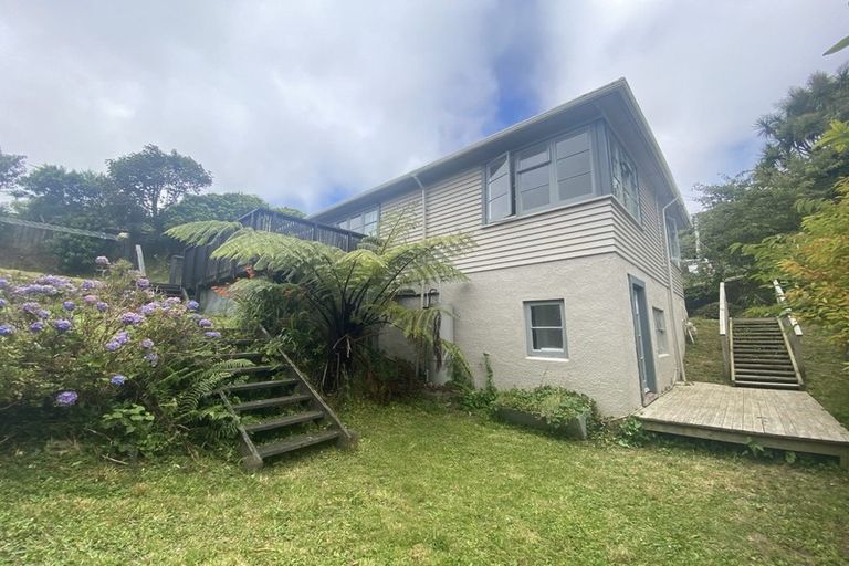 Photo of property in 3 Montgomery Avenue, Karori, Wellington, 6012
