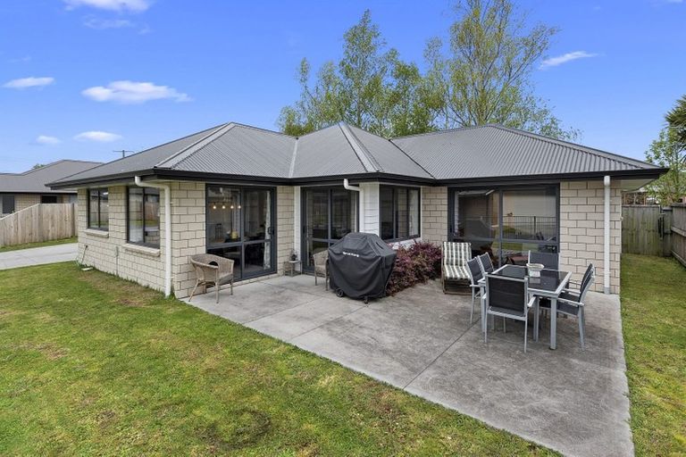 Photo of property in 15 Oolong Court, Huntington, Hamilton, 3210