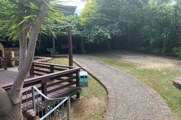 Photo of property in 27-29 Wairau Road, Forrest Hill, Auckland, 0627