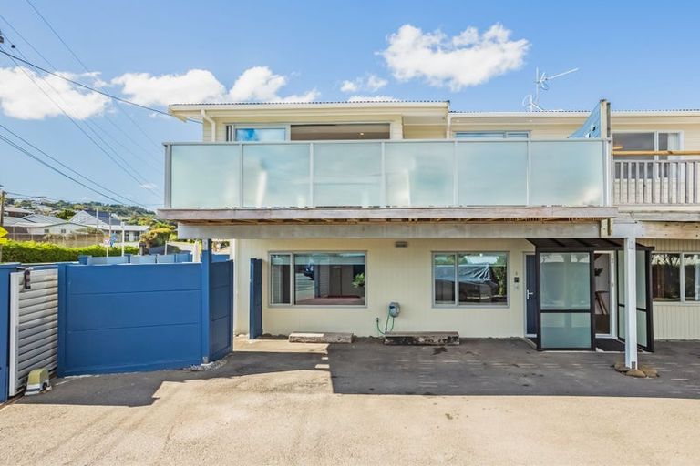 Photo of property in 5 Beach Road, Plimmerton, Porirua, 5026